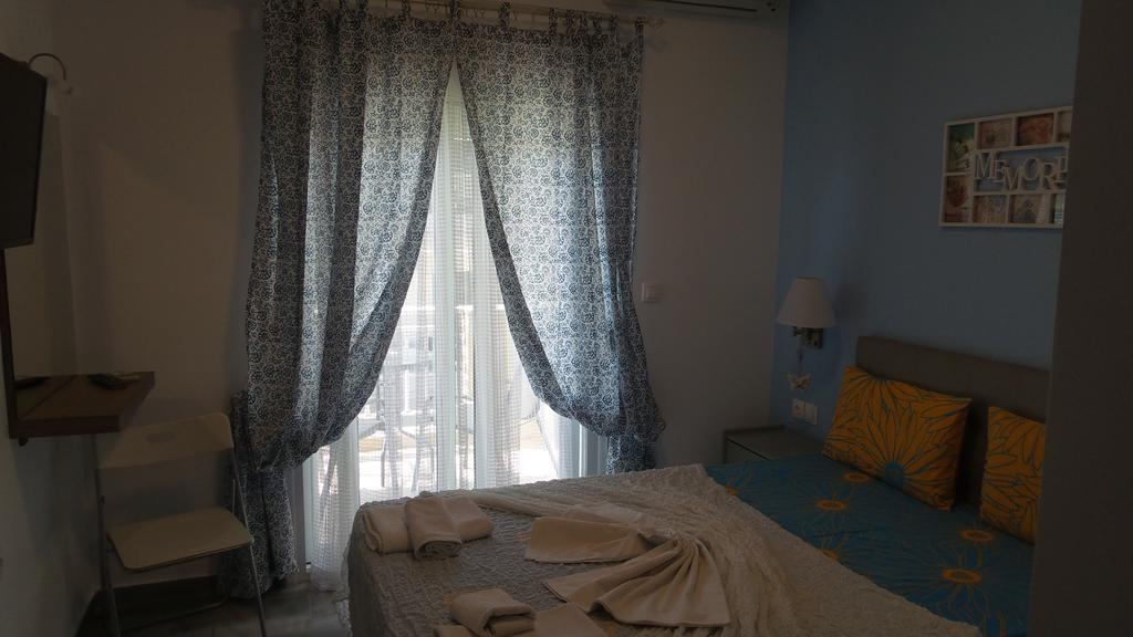 House Roula Hotel เนโอสมาร์มาราส ภายนอก รูปภาพ