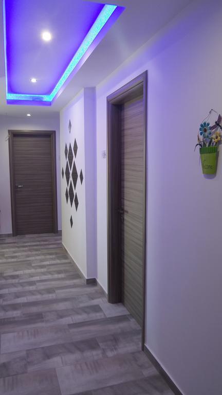 House Roula Hotel เนโอสมาร์มาราส ภายนอก รูปภาพ